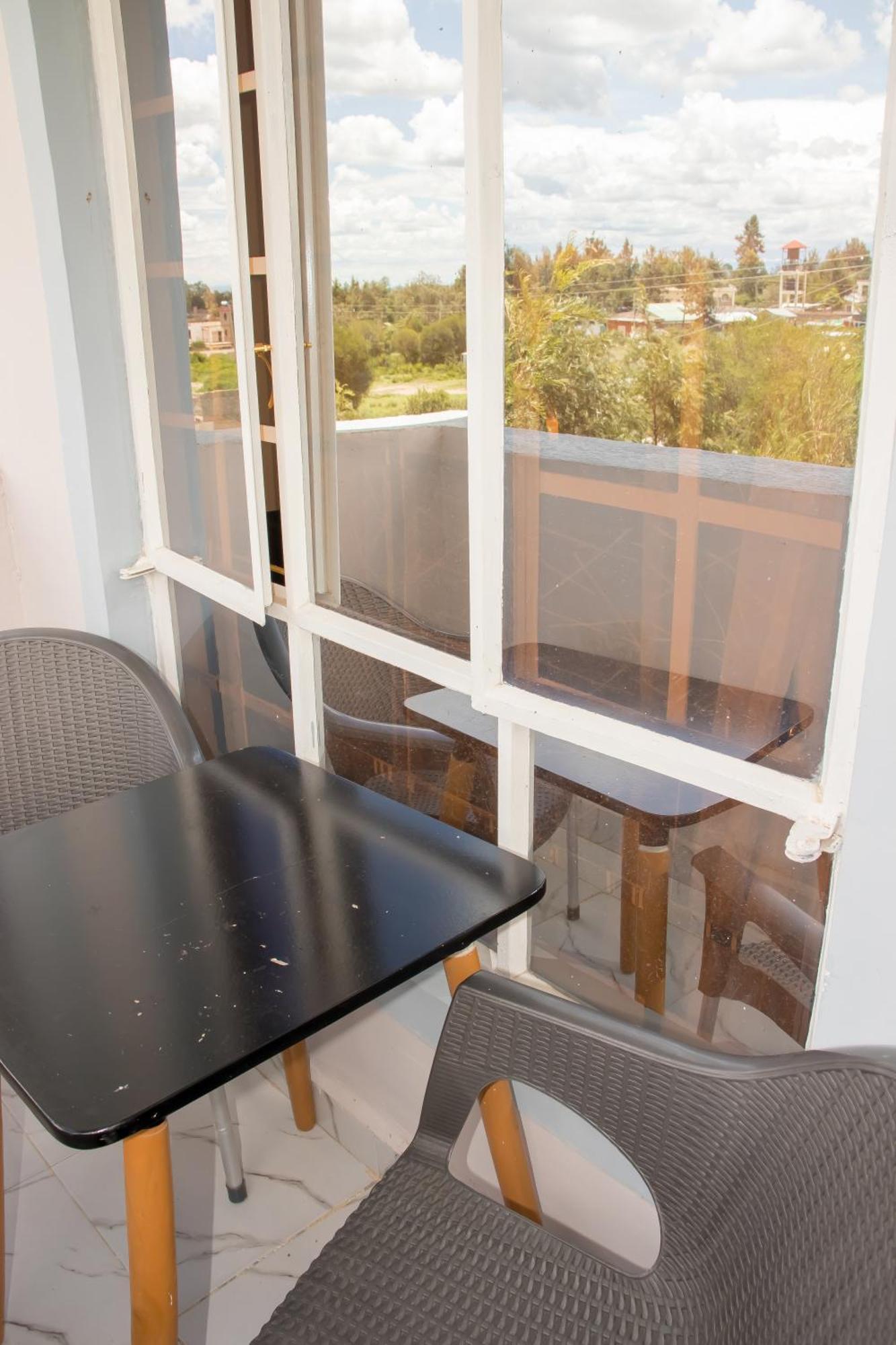 Apartment One Bedroom Unit With Wi-fi & Parking Nanyuki