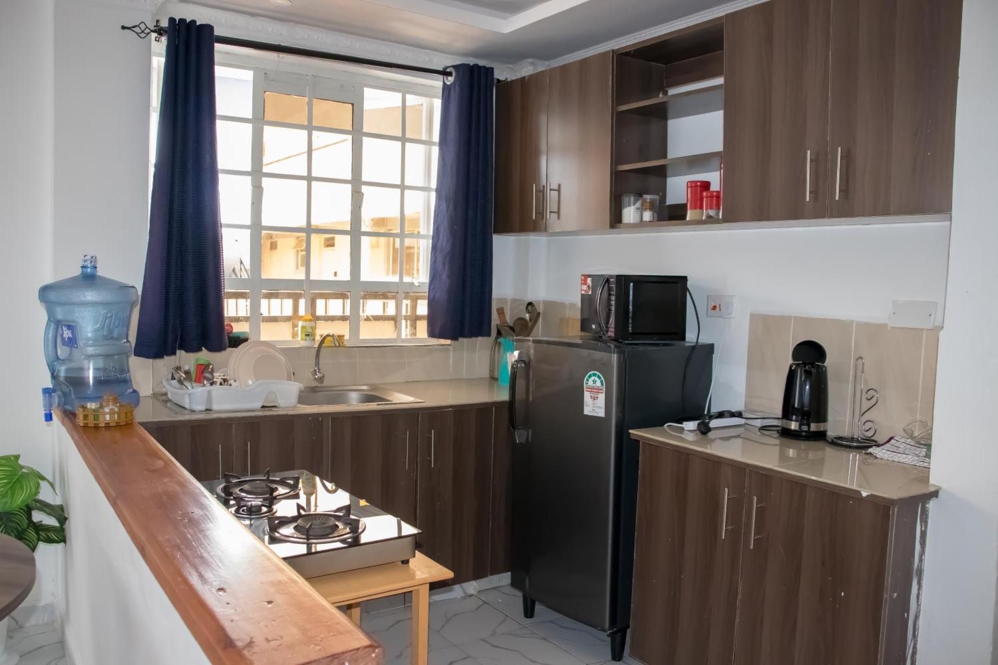 One Bedroom Unit With Wi-fi & Parking *